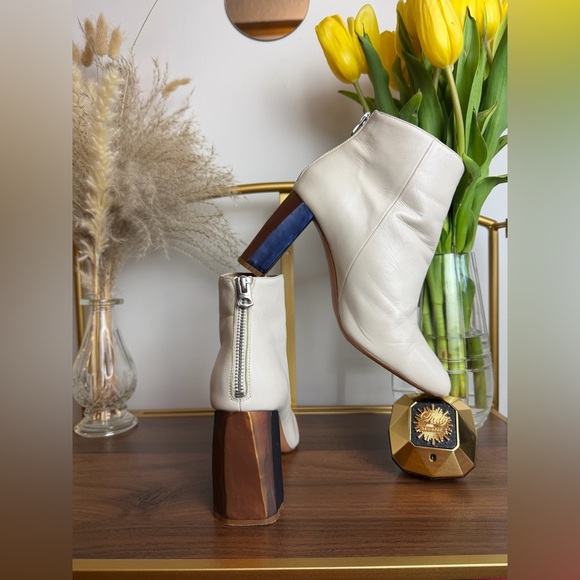 Acne Studios Off-White Leather Ankle Boots Sculptural Metallic Heel - Picture 14 of 15